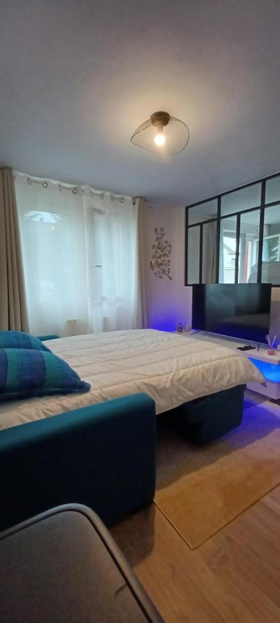 Le Pourpre Apartment แชลเลส์ ภายนอก รูปภาพ